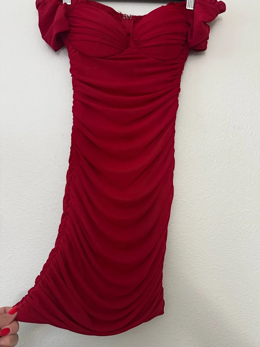 Windsor Crimson Ruched Off-Shoulder Mini Dress size XS - Picture 2 of 6